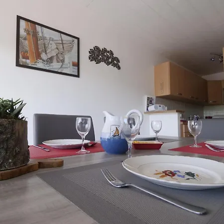 Апартаменты Un Sur La Marina De St-gilles *