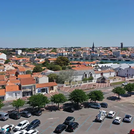 Un Sur La Marina De St-gilles