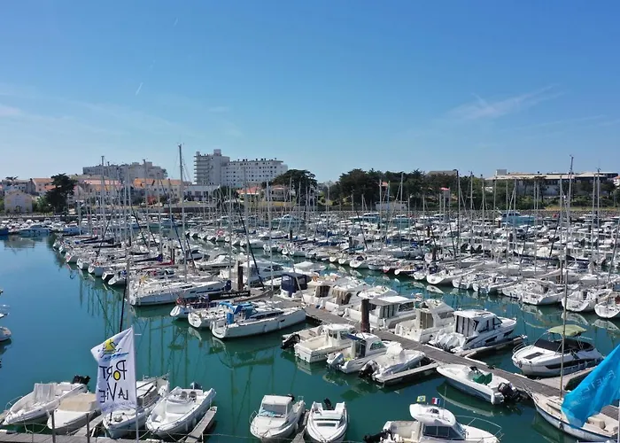 Апартаменты Un Sur La Marina De St-gilles *
