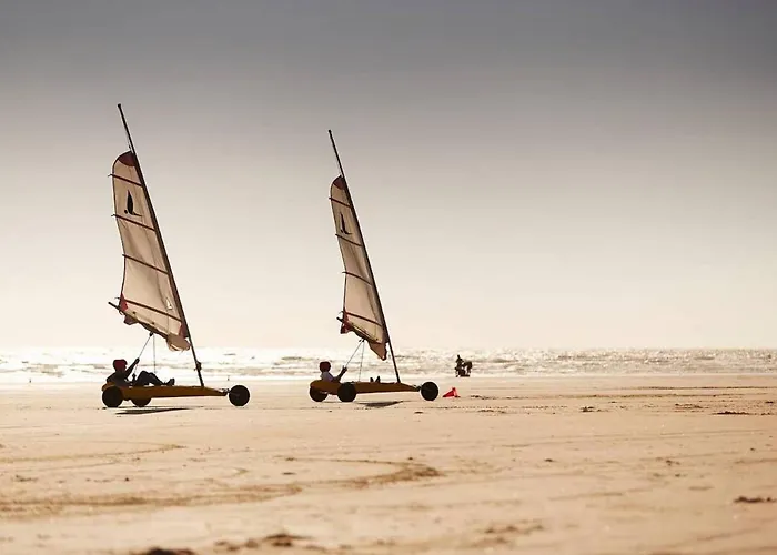 Un Sur La Marina De St-gilles * Сен-Жиль-Круа-де-Ви