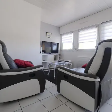 Un Sur La Marina De St-gilles Διαμέρισμα