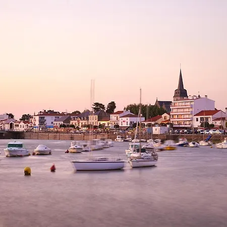 Un Sur La Marina De St-gilles * Saint Gilles Croix de vie