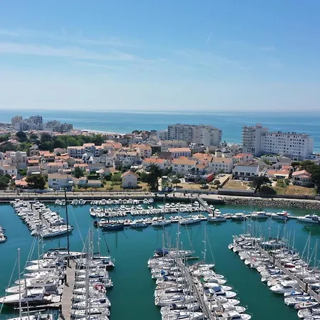 Un Sur La Marina De St-gilles